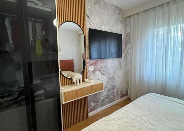 Fine Center Apartment *