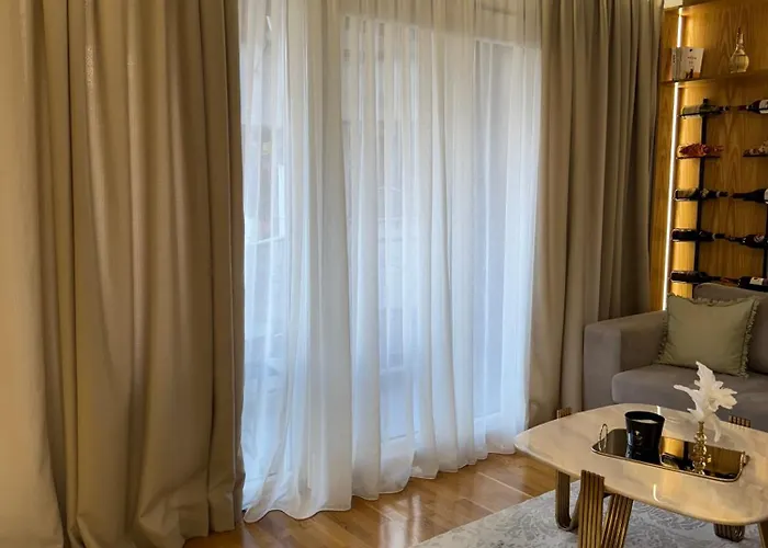 Fine Center Apartment Tirana